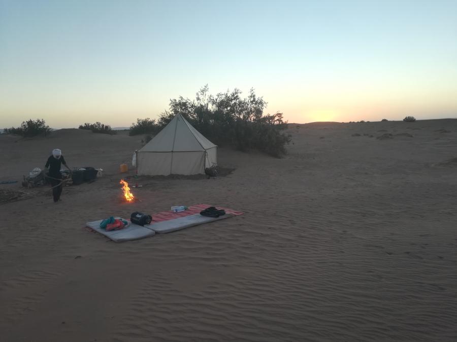 Desert Marocain : Bivouac Sauvage dans le desert marocain 